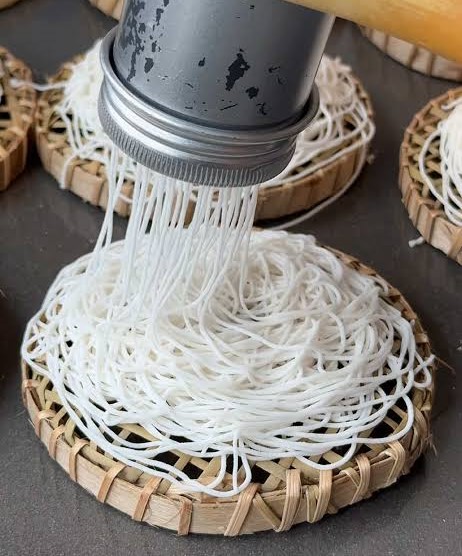 String Hoppers